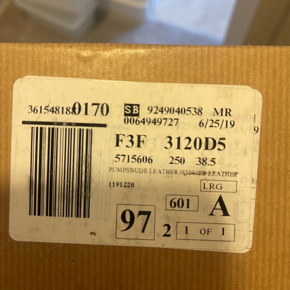 Christian Louboutin 38 1/2 heels 👠 - Picture 6 of 6